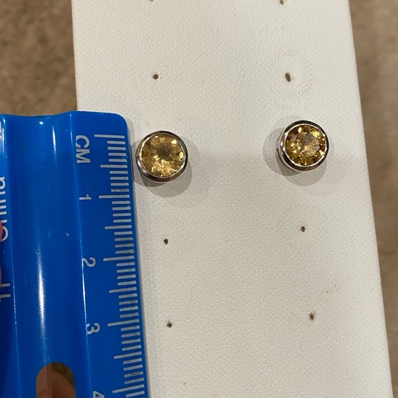 Cute silver plated earrings - Picture 3 of 4